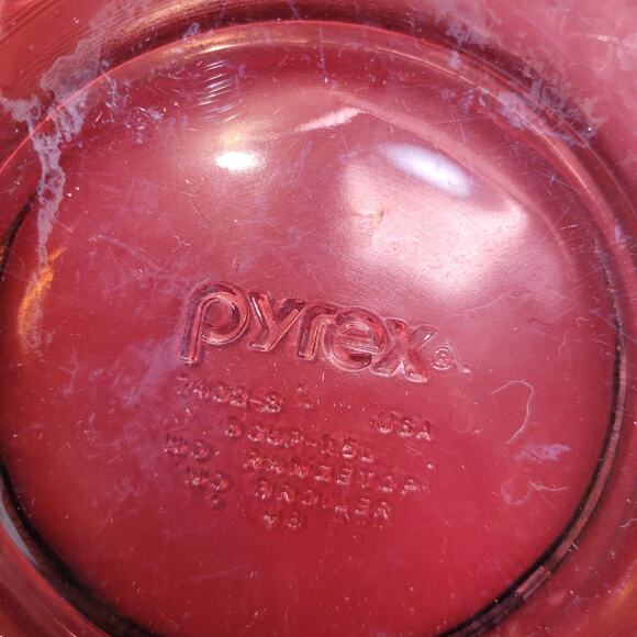 Vintage PYREX Cranberry Ribbed Mixing Nesting Bowls w/ Storage Lid - Picture 10 of 11
